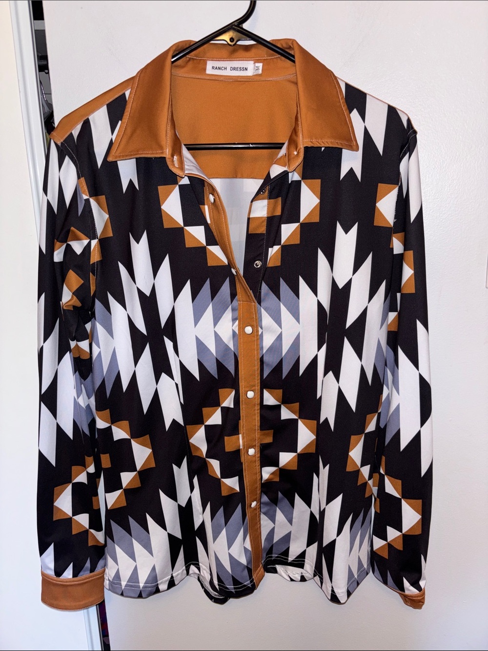 Ranch Dressn Men's Geometric Print Button-Down Shirt in Brown & Black